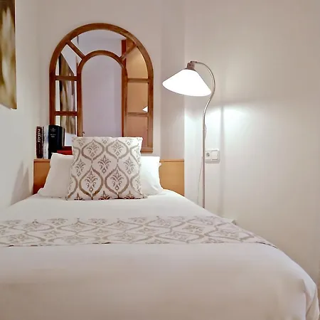 Apartment Bizflats Garden House Barcelona